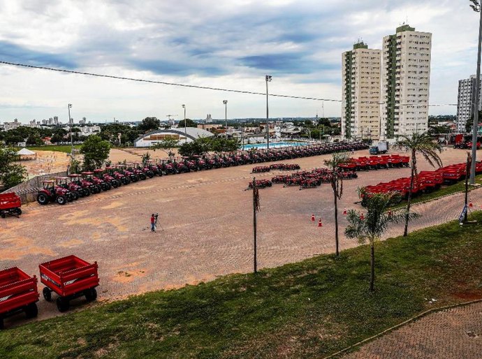 Mendes entrega equipamentos para 82 cidades nesta quinta-feira,21