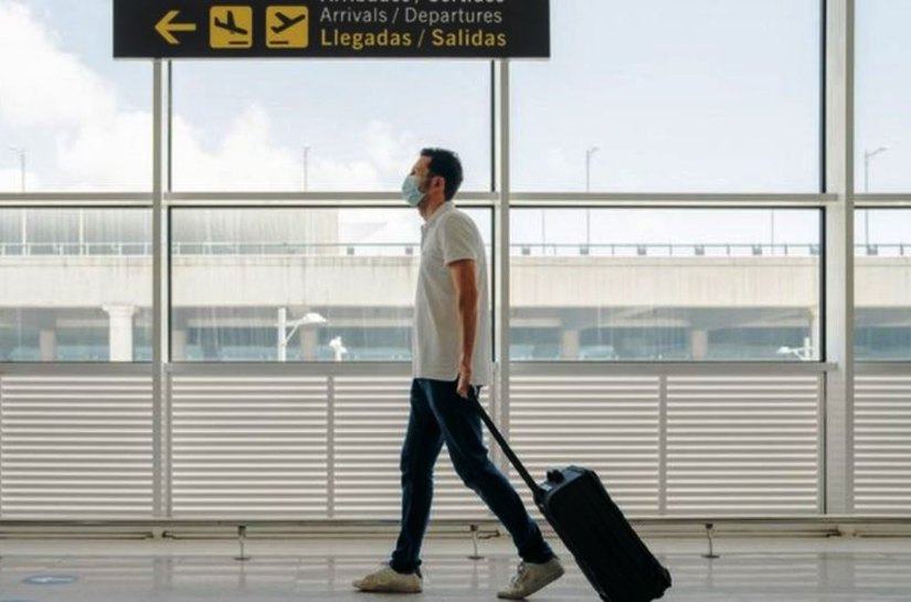 Covid: o risco de viagens aos EUA em meio a novo pico de mortes