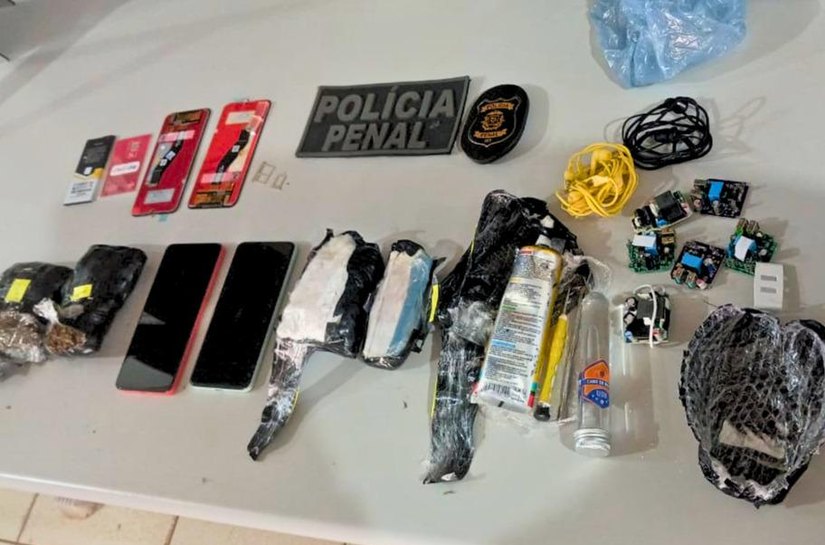 Detento e policial penal são presos por entrada de drogas, celulares e outros itens ilícitos no CDP de Tangará da Serra, MT