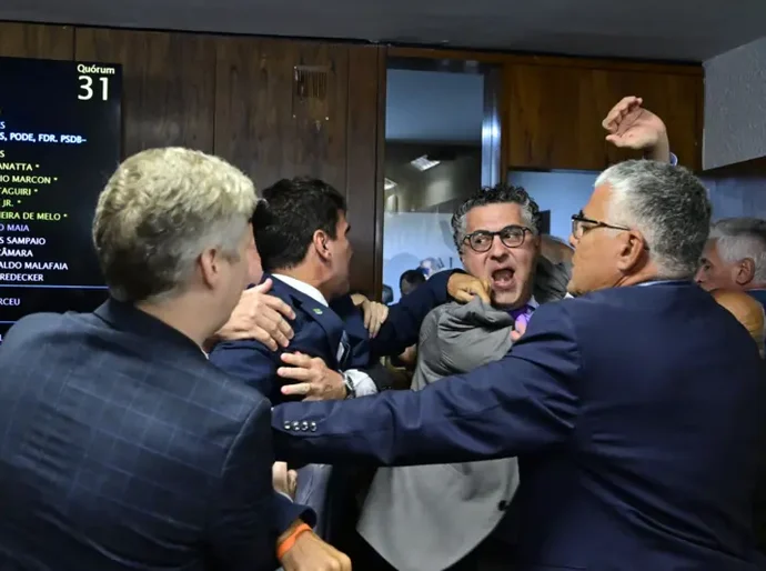 CPMI do INSS aprova quebra de sigilo bancário de Lulinha em sessão tumultuada: o que se sabe sobre acusações contra filho do presidente