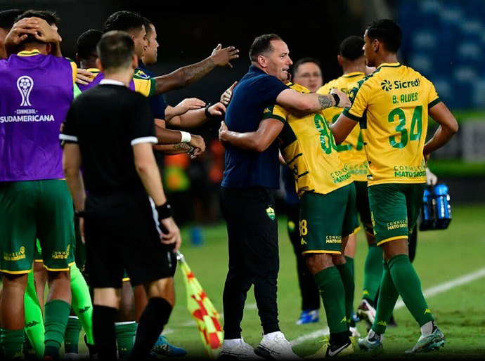 Cuiabá vence o Metropolitanos por 3 X 0 pela Sul-Americana e reasume liderança do grupo G