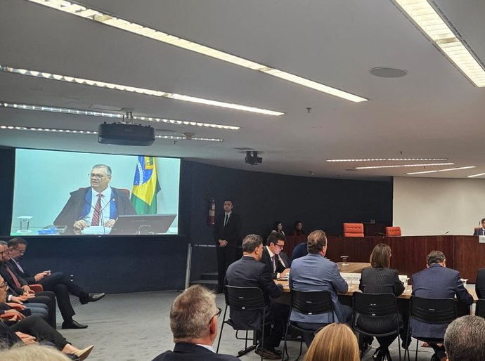 Em audiência no STF, Coronel Fernanda pede acordo para evitar colapso em municípios da divisa