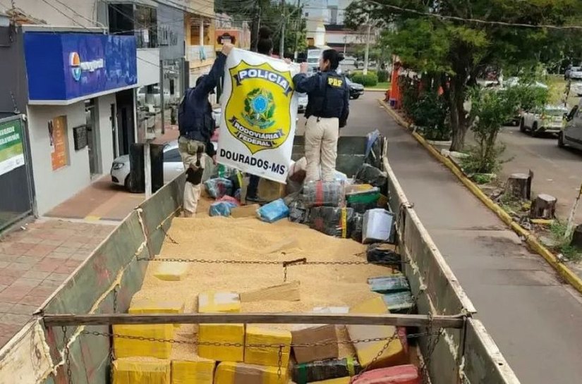 PRF faz a maior apreensão de maconha do ano em Ponta Porã