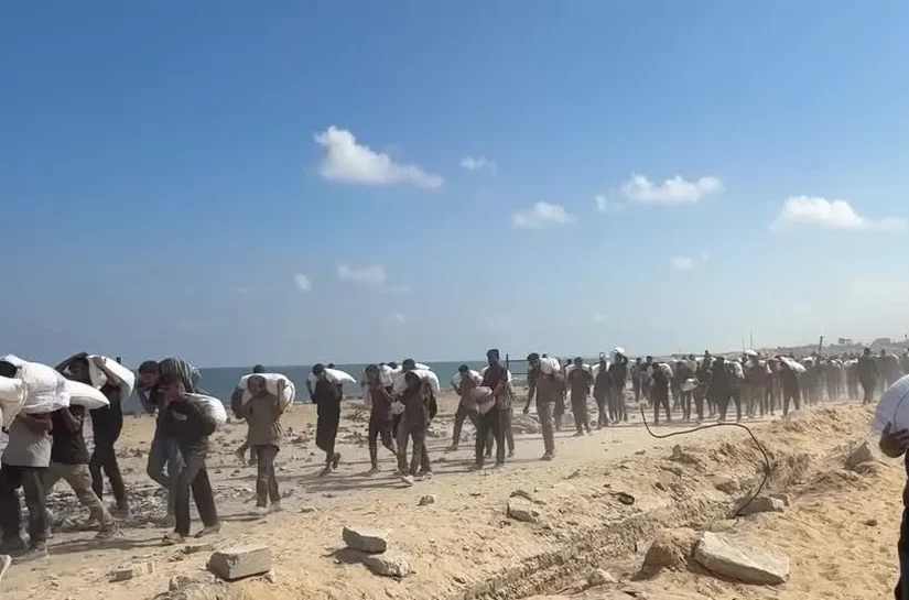 Tiros de Israel matam mais de 70 que buscavam ajuda em Gaza, diz autoridade