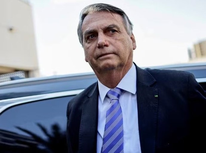 PF intima Bolsonaro a depor sobre tentativa de golpe