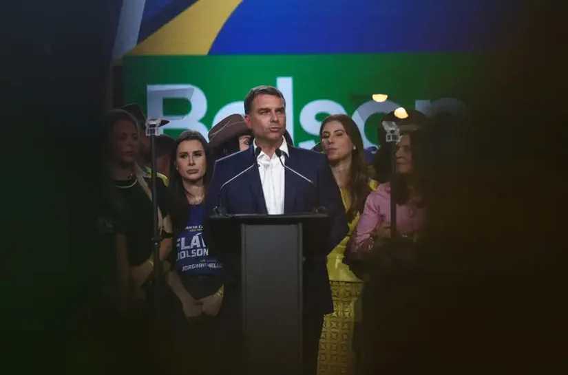 O que acontece após Flávio Bolsonaro não conseguir registrar candidatura no TSE por ter sido filiado ao Missão?