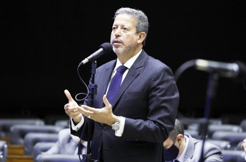 Aliado de Bolsonaro, Arthur Lira lança candidatura à presidência da Câmara