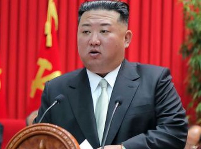 Coreia do Norte lança dois mísseis balísticos na costa leste da península coreana