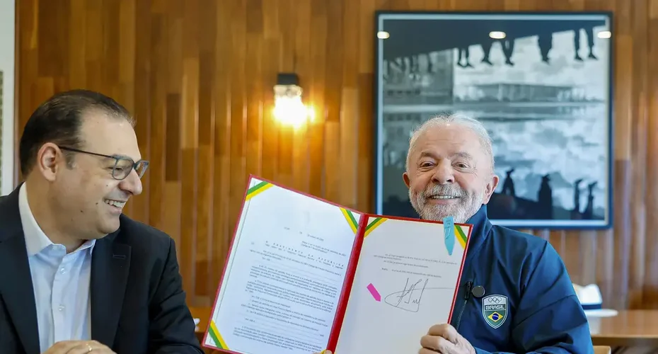Lula sanciona lei que garante renovação automática da CNH
