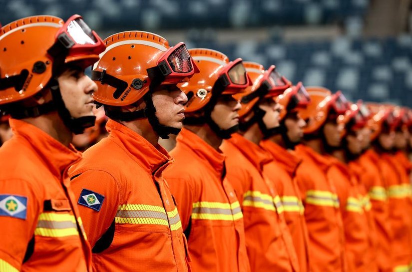 Governo de MT promove 513 praças e oficiais e entrega viaturas ao Corpo de Bombeiros nesta terça-feira,2