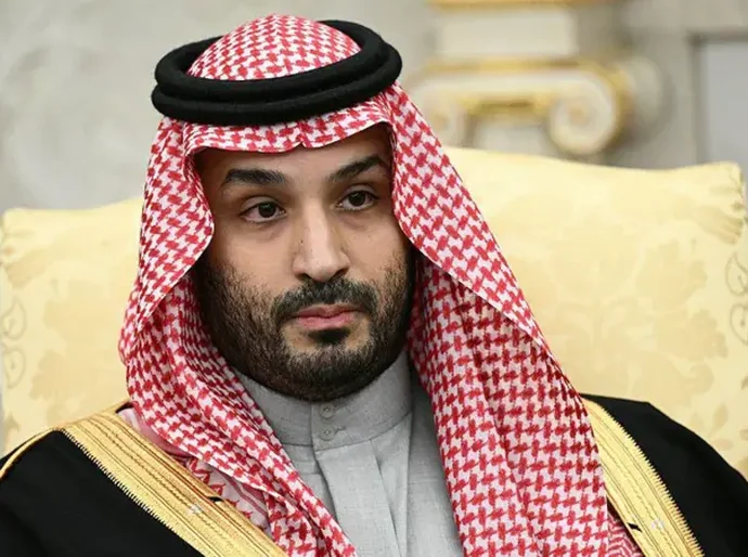 O que fez a Arábia Saudita parar de gastar centenas de bilhões de dólares com ideias futuristas extravagantes