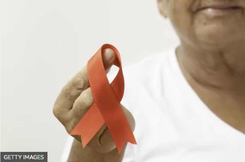 O que está por trás do aumento de casos de HIV entre idosos brasileiros