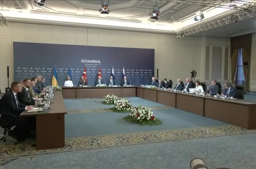 Rússia e Ucrânia concluem negociação de paz na Turquia em menos de uma hora