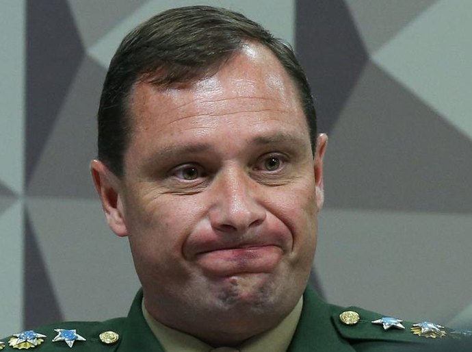 Bolsonaro mandou avaliar valor do Rolex e deu aval para vender joias, diz Cid em delação