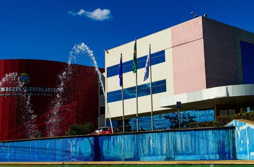 Projeto do Governo de MT que proíbe uso de celular em sala de aula é aprovado na AL/MT