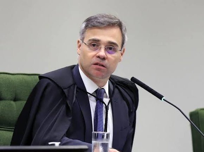 Mendonça autoriza inquérito sobre repasses de Vorcaro para filme Dark Horse