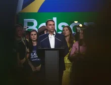 O que acontece após Flávio Bolsonaro não conseguir registrar candidatura no TSE por ter sido filiado ao Missão?