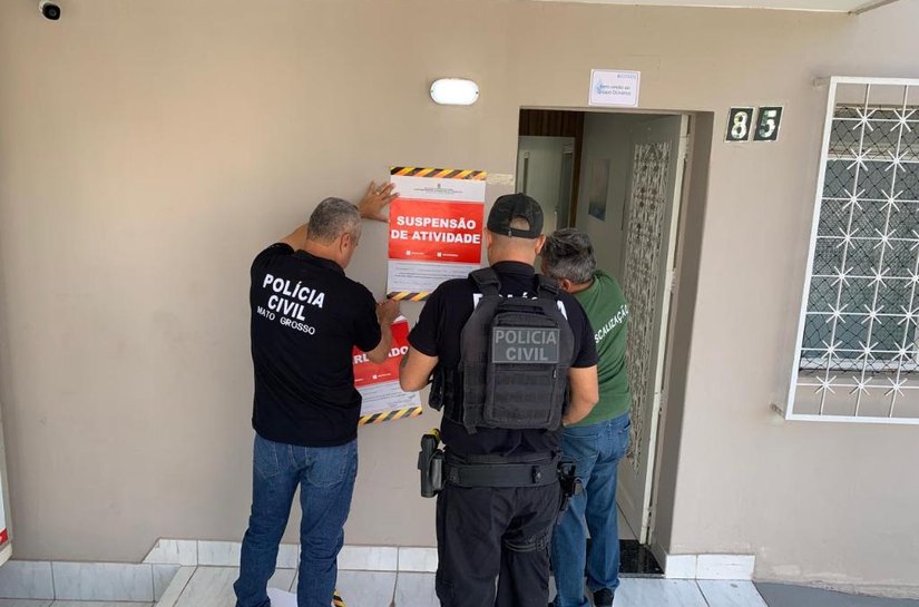 Polícia Civil e fiscais da Prefeitura de Cuiabá interditam laboratório que realizava análise de água potável
