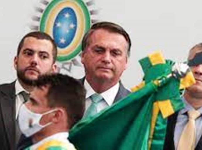 Exército nas ruas e caminhoneiros travando o país: mensagens falsas inflamam bolsonaristas no Telegram