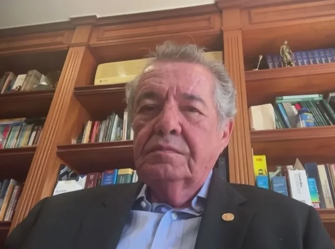 Mello diz se arrepender de apoiar indicação de Moraes ao STF