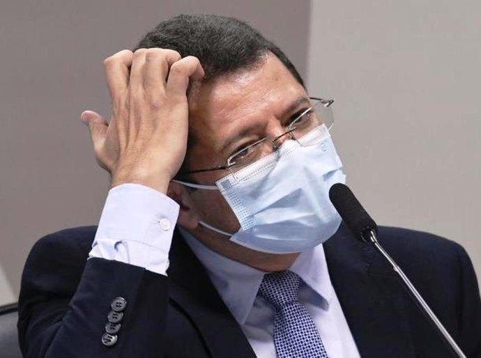 Ex-secretário de Saúde do Amazonas contradiz Pazuello sobre crise do oxigênio