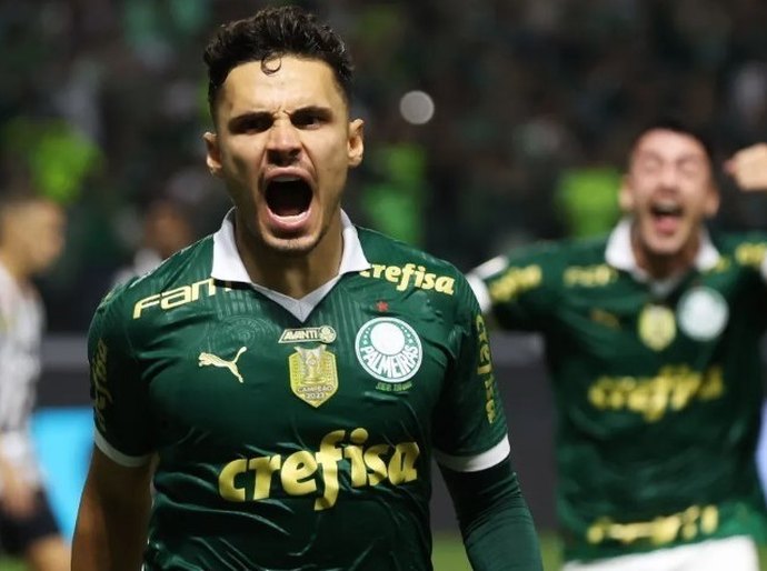 Palmeiras bate o Santos, reverte mais uma final e é tricampeão paulista