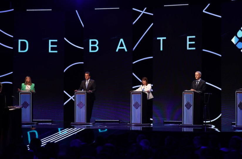 Milei promete padrão europeu em 15 anos e Massa se desculpa pela economia no 1º debate