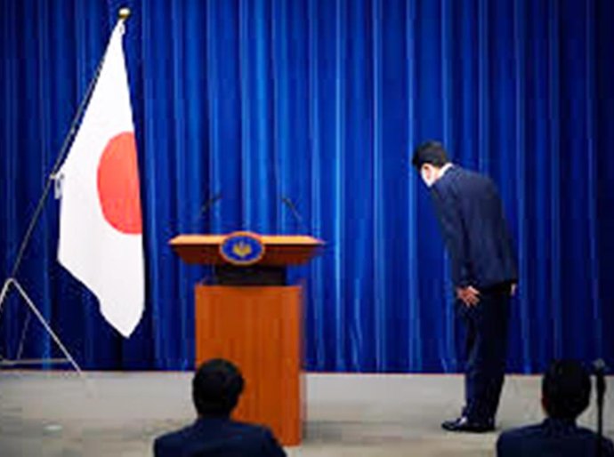 Shinzo Abe, primeiro-ministro do Japão, renuncia por problemas de saúde