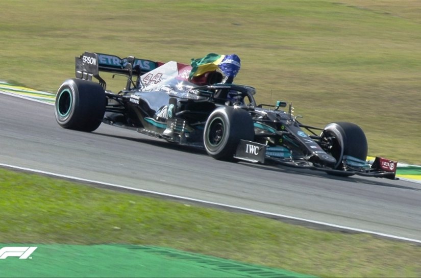 Lewis Hamilton supera Verstappen e vence o Grande Prêmio de São Paulo