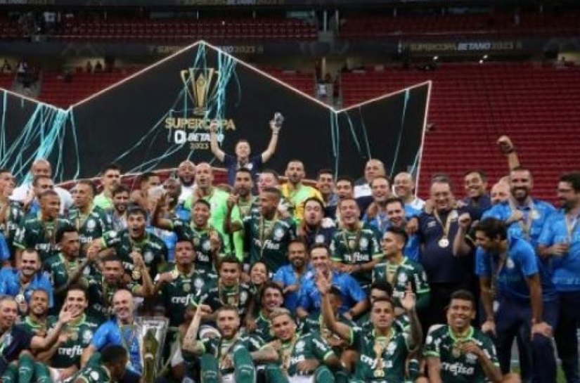 Palmeiras vence Flamengo em jogo eletrizante e conquista a Supercopa do Brasil