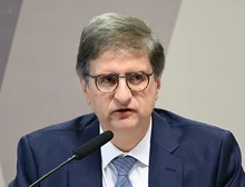Gonet permanece no caso Master, mas sai desgastado por placar apertado