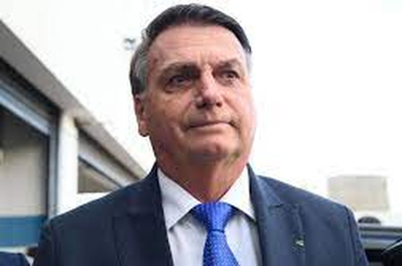 TCU identifica 128 presentes incorporados indevidamente ao acervo privado de Bolsonaro