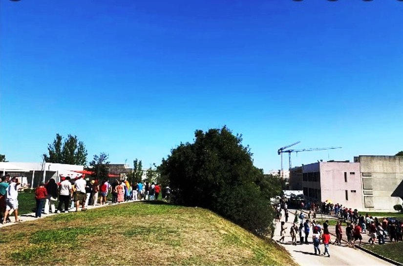 Em Portugal, brasileiro vota no lugar de outra pessoa; votação continua normalmente