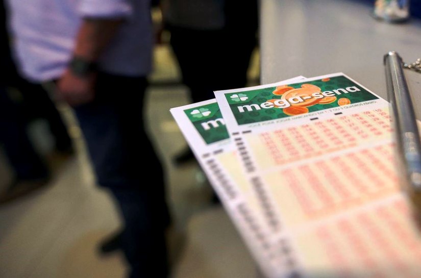 Ninguém acerta a Mega-Sena e prêmio principal acumula em R$ 32 milhões