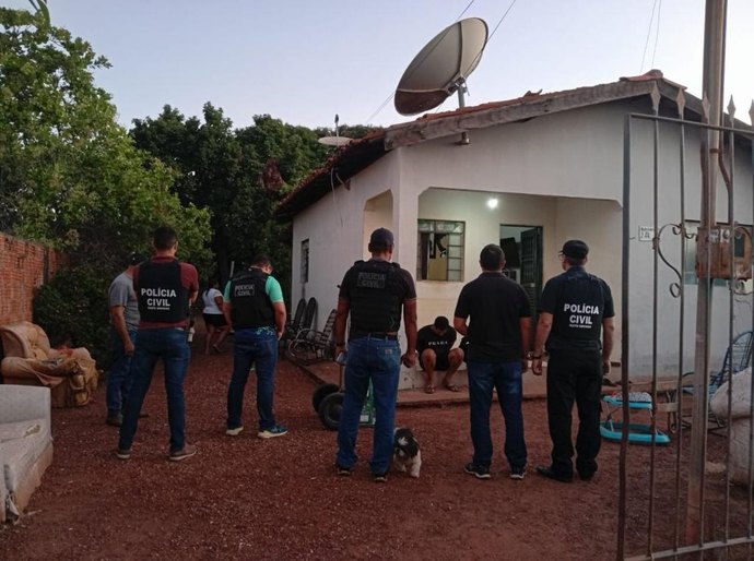 Polícia Civil deflagra operação para apurar golpe em compra de whiskies