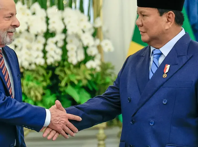 Brasil e Indonésia firmam acordos; Lula confirma candidatura em 2026