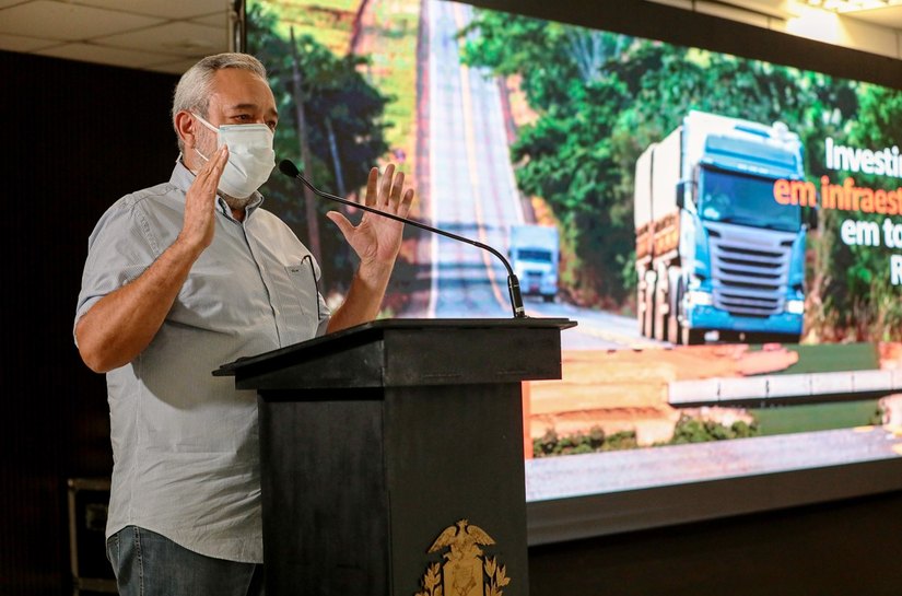 Governo de MT dá ordem para início de obras para 775 km de asfalto novo e construção de 40 pontes
