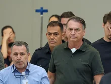Moraes autoriza internação de Bolsonaro para realização de cirurgia