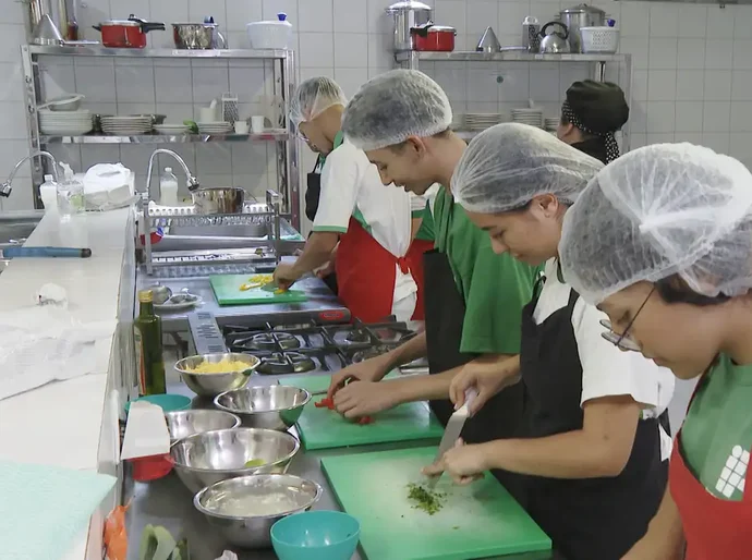 Desemprego até maio cai para 5,6%, o menor já registrado no período