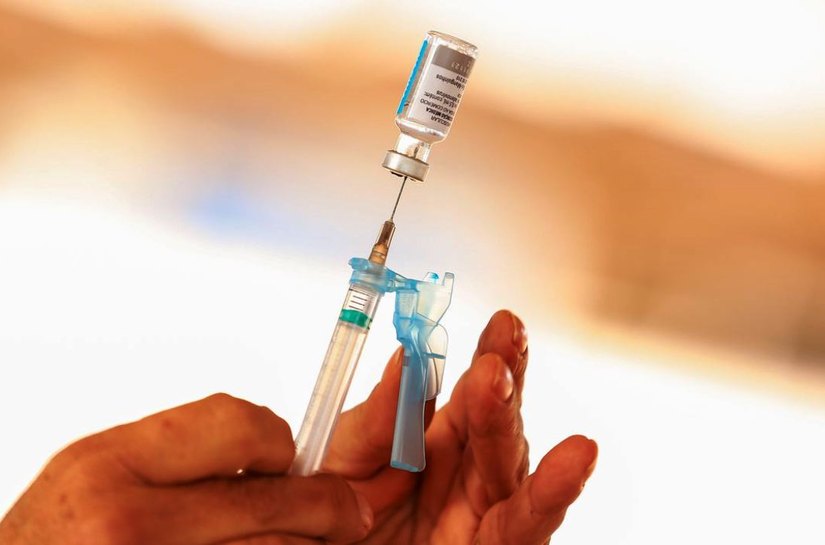 Covid-19: Fiocruz libera mais 700 mil doses da vacina AstraZeneca