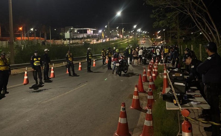 Operação Lei Seca termina com captura de foragido da Justiça e remoção de 52 motos em Cuiabá