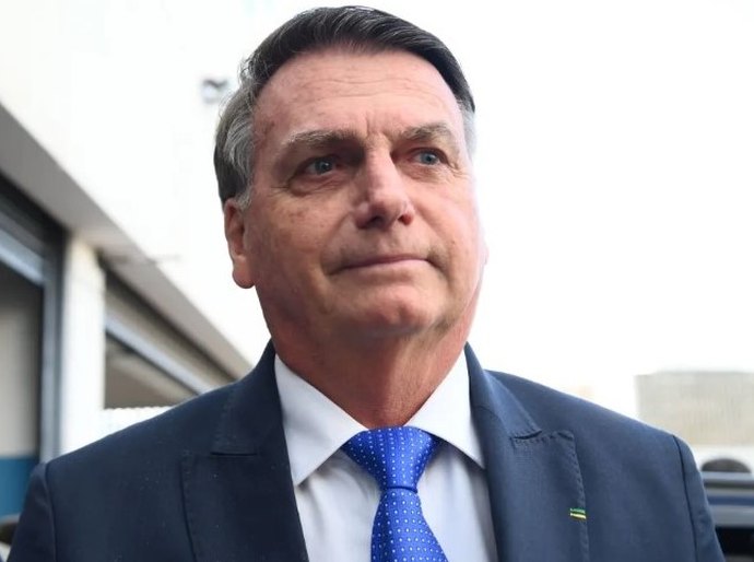 Bolsonaro chega à sede da PF em SP para depor sobre suposta importunação a baleia