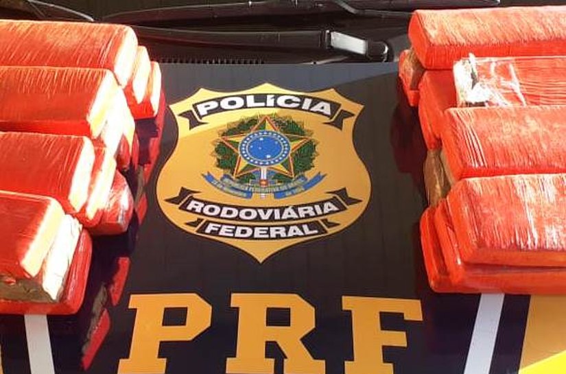 Polícia Civil e PRF prendem duas mulheres com mais de 22 quilos de maconha que seriam trazidos para abastecer mercado de Cuiabá