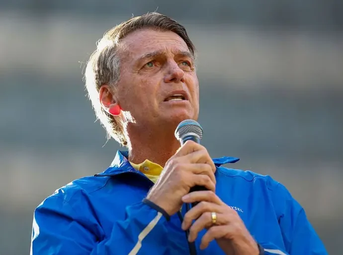 'Tarifa de Trump não afeta em nada apoio de Jair Bolsonaro entre eleitores fiéis', diz pesquisadora