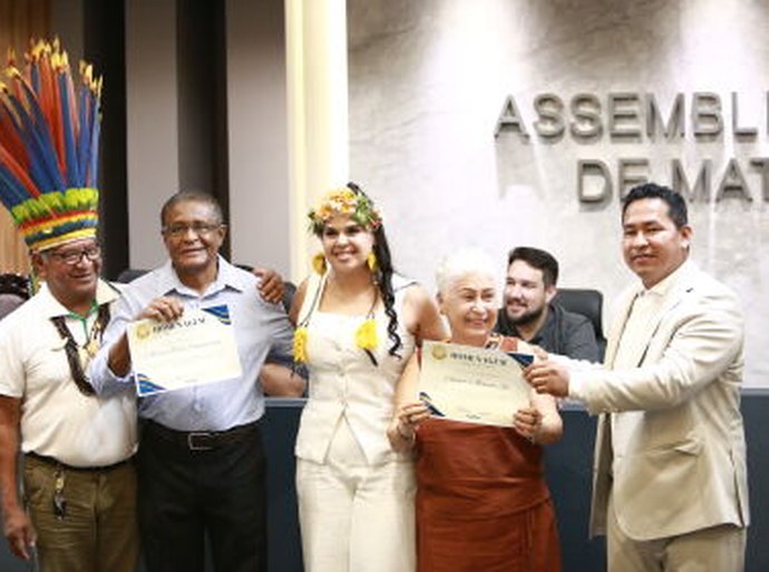 ALMT homenageia lideranças indígenas e reforça compromisso com povos originários