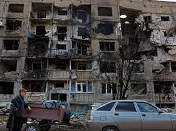 Forças russas tentam avançar em “quase toda a linha de frente” no leste da Ucrânia