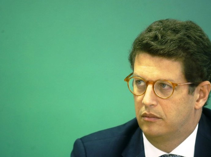 Cármen Lúcia autoriza abertura de inquérito para investigar ministro Ricardo Salles