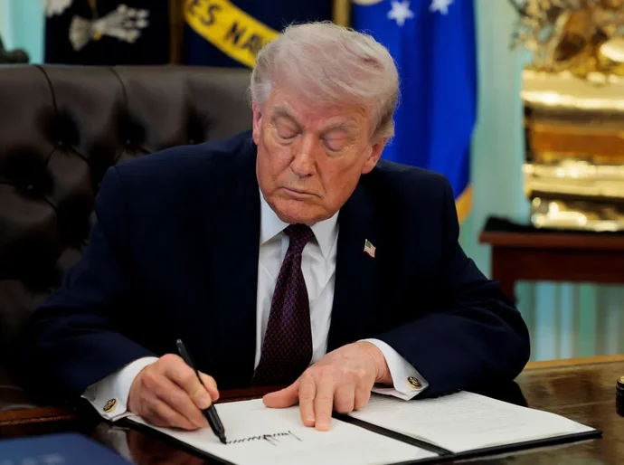Trump devolve texto de acordo com Irã com alterações e estende negociações