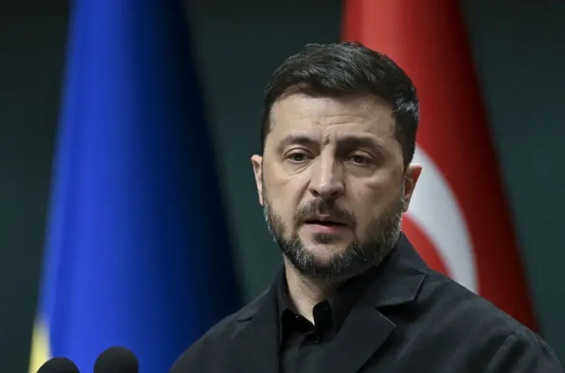 Zelensky diz que Ucrânia encara dilema entre perder a dignidade ou o apoio dos EUA: 'Um dos momentos mais difíceis da nossa história'