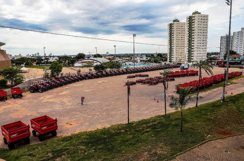 Mendes entrega equipamentos para 82 cidades nesta quinta-feira,21